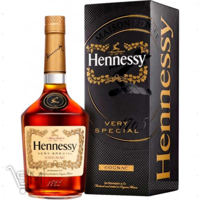 Сравнить цены на Коньяк «Hennessy» V.S. 40% 0,7л